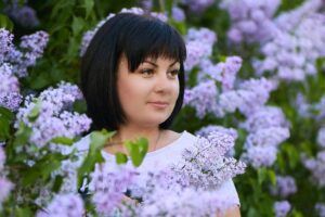 Senior picture with spring flowers